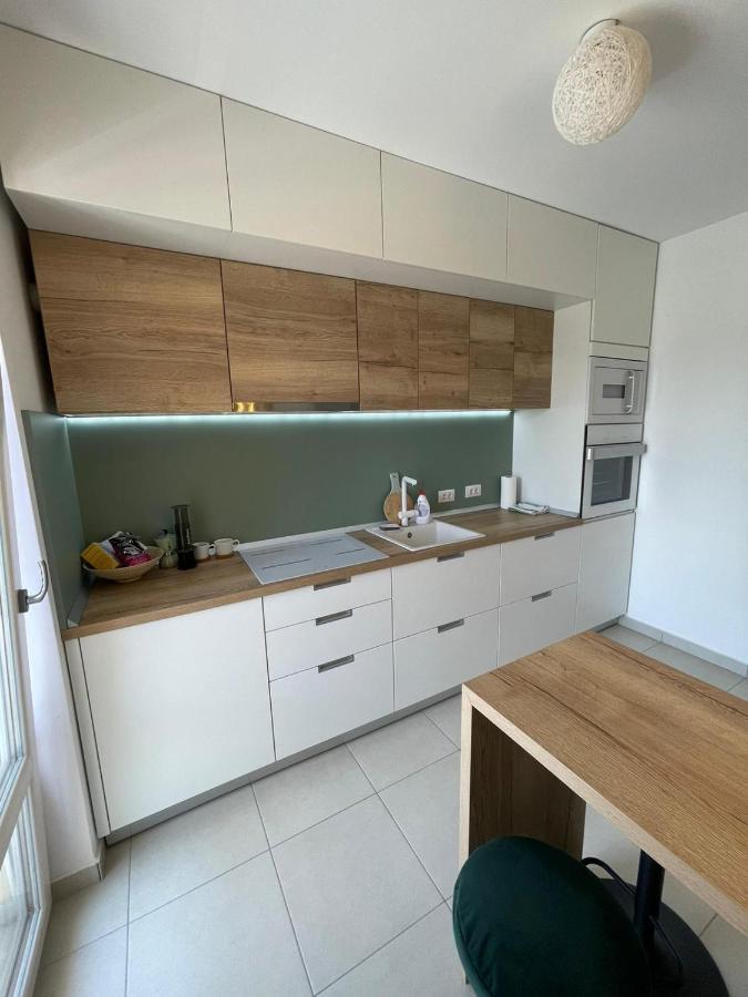 Lara 65 - Cozy & Modern Apartment @ Conest Iasi Esterno foto