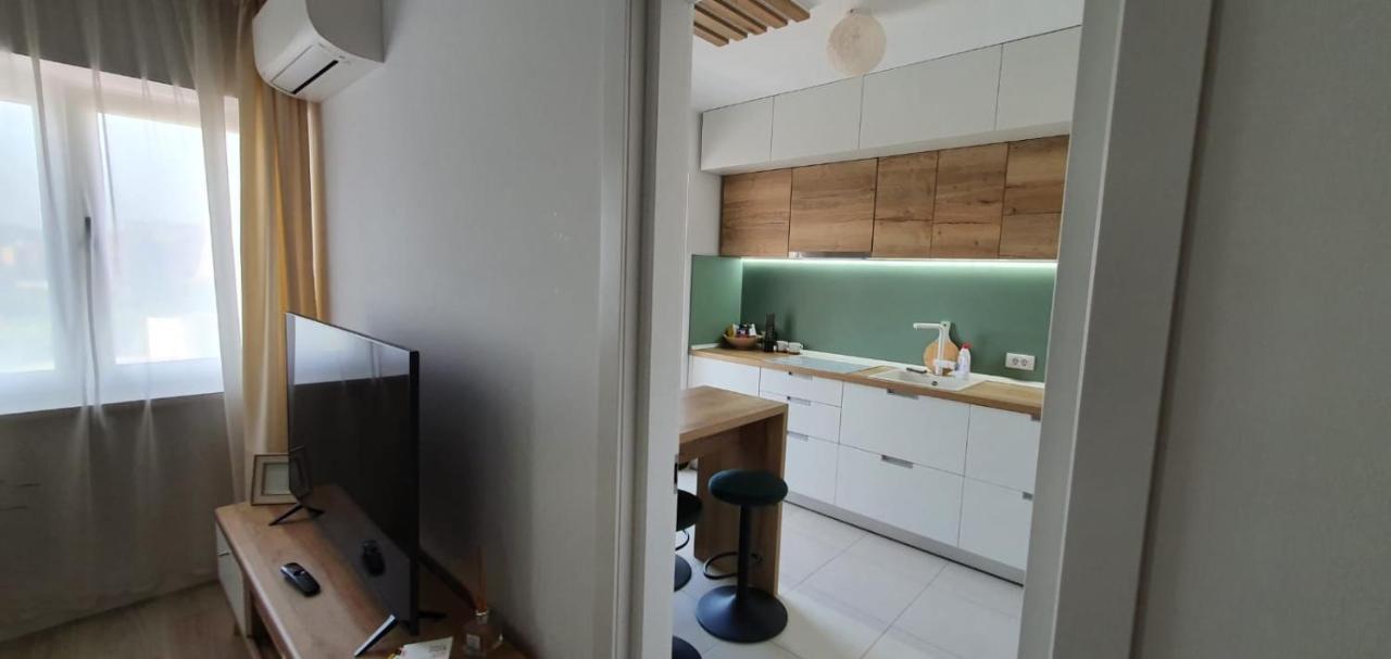 Lara 65 - Cozy & Modern Apartment @ Conest Iasi Esterno foto
