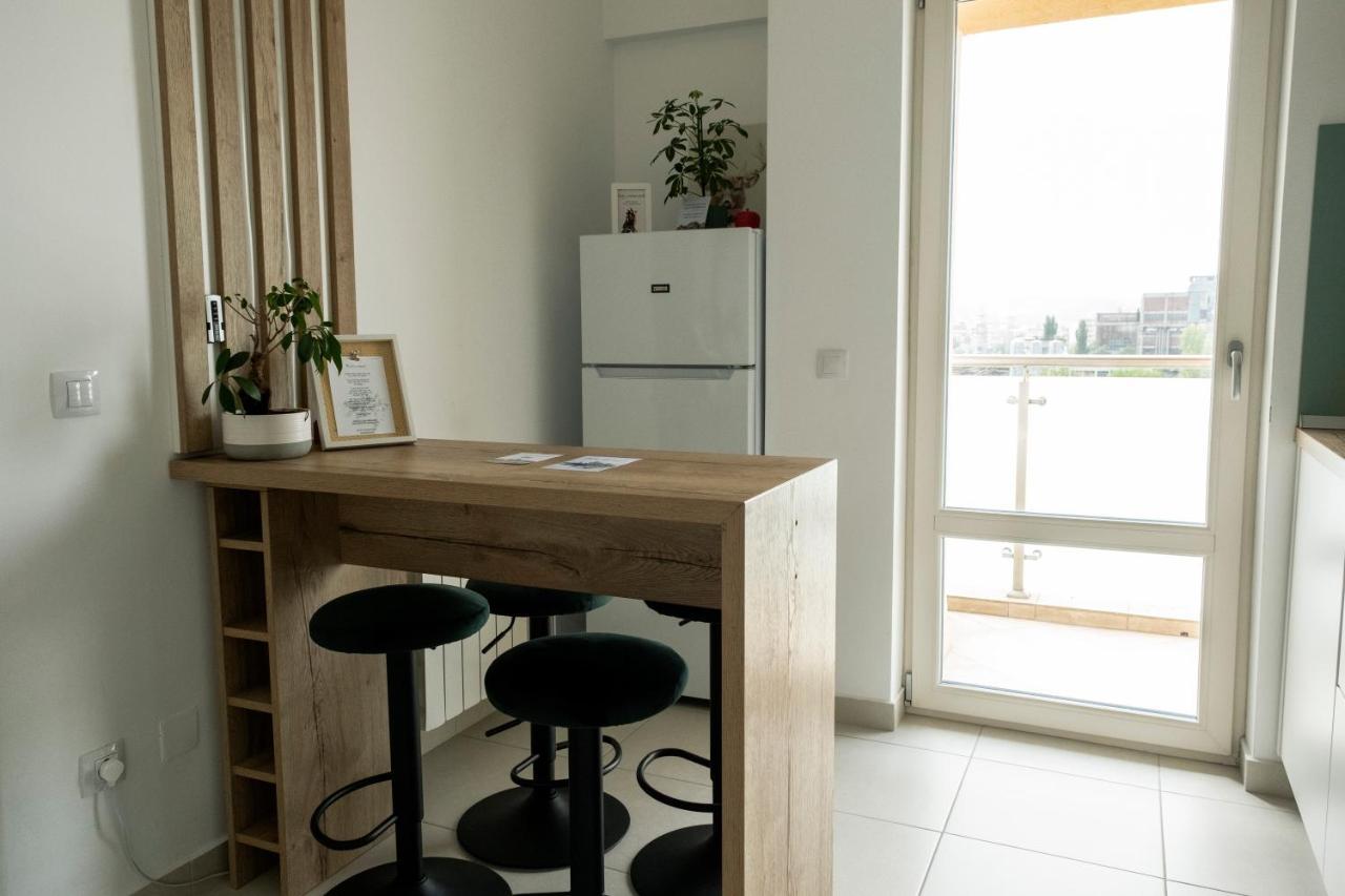 Lara 65 - Cozy & Modern Apartment @ Conest Iasi Esterno foto