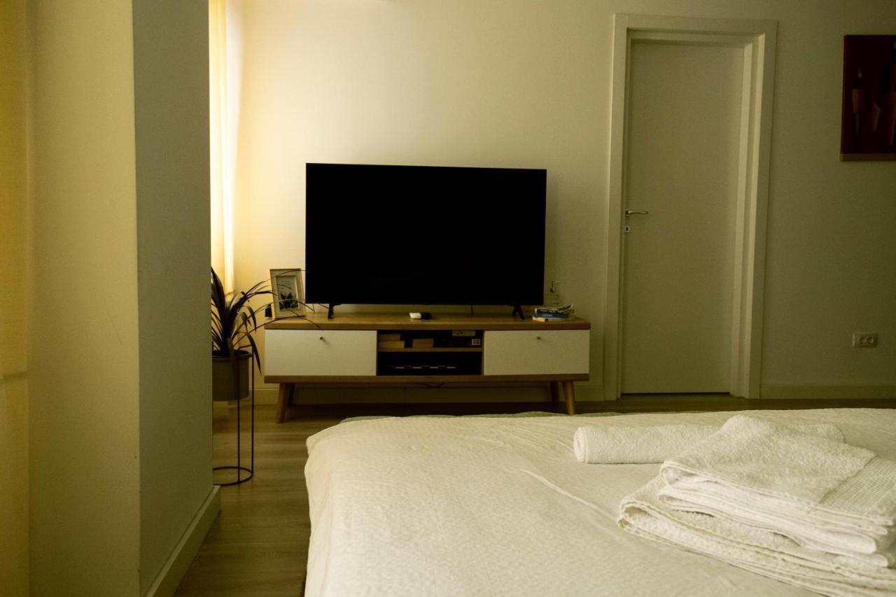 Lara 65 - Cozy & Modern Apartment @ Conest Iasi Esterno foto
