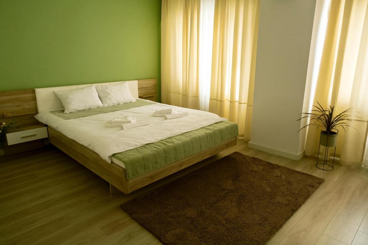 Lara 65 - Cozy & Modern Apartment @ Conest Iasi Esterno foto